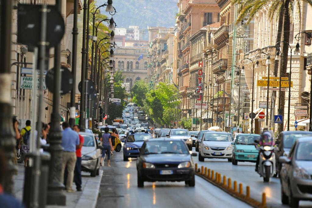 315 Via Roma Rooms Centro Palermo Dış mekan fotoğraf